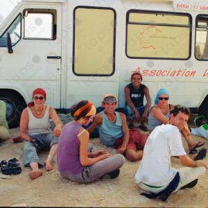 Group traveling in the Sahara desert